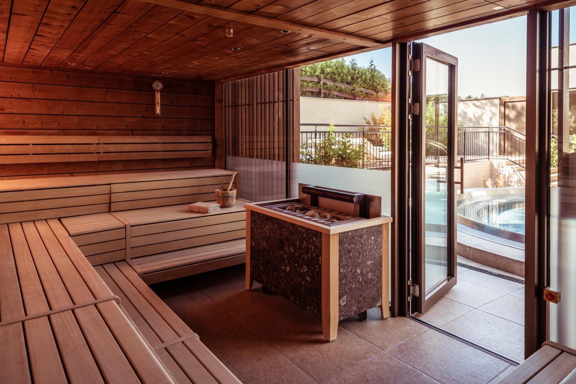 Falkensteiner Balance Resort Stegersbach - Adults Only Extérieur photo A Finnish sauna