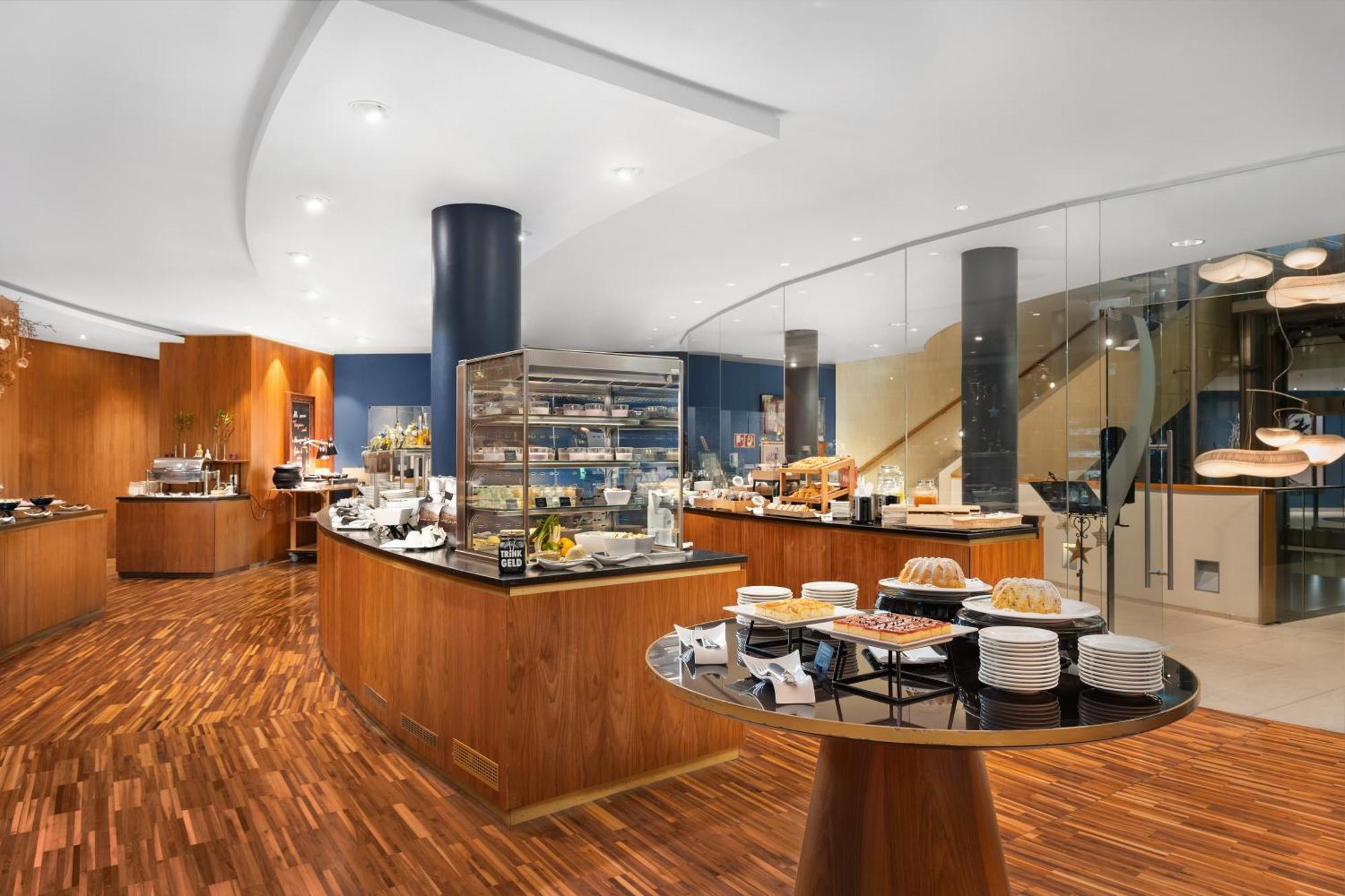 Falkensteiner Balance Resort Stegersbach - Adults Only Extérieur photo The lounge at the airport
