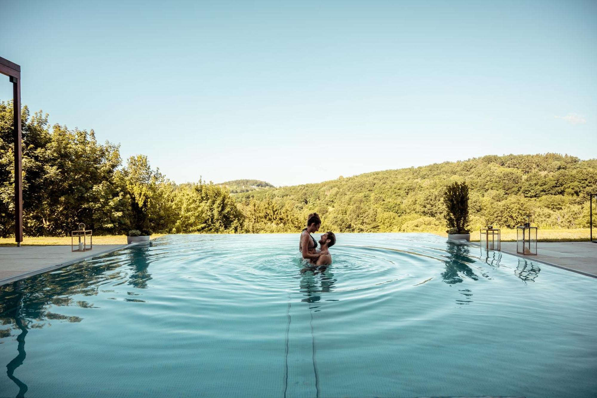 Falkensteiner Balance Resort Stegersbach - Adults Only Extérieur photo Infinity pool at the Hotel