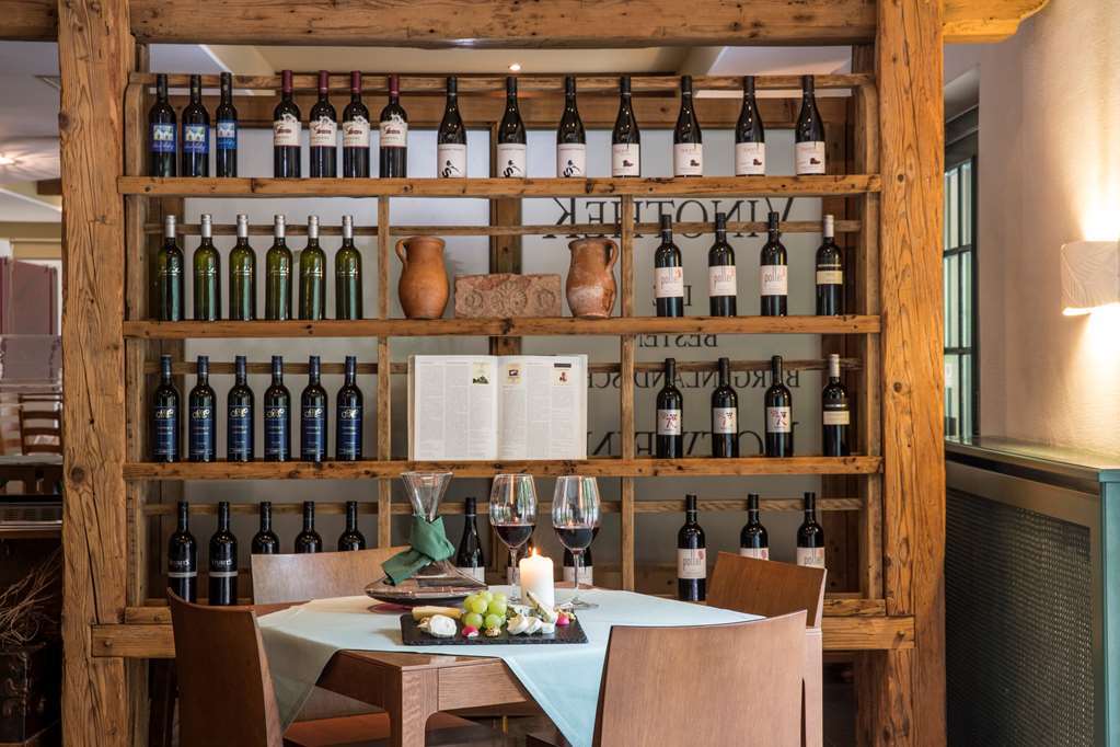 Falkensteiner Balance Resort Stegersbach - Adults Only Intérieur photo Wine tasting at the winery